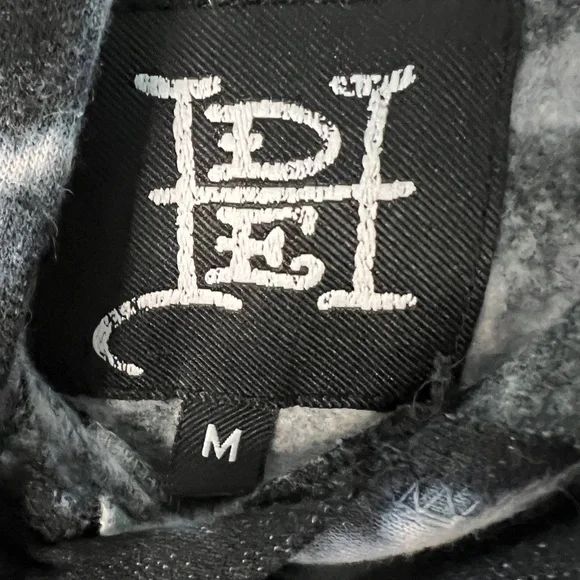 Ed Hardy Women's Red and Black Tie Dye Dagger Skull Fleece Hoodie Size M - Picture 9 of 9